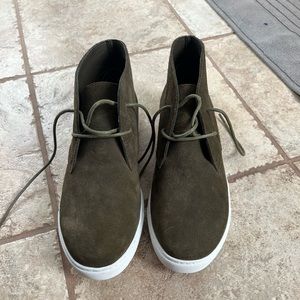 Olive green Body Glove chukka boots